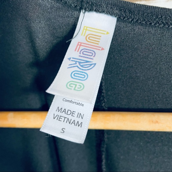 Lularoe | Noir Collection classic t - Picture 2 of 6